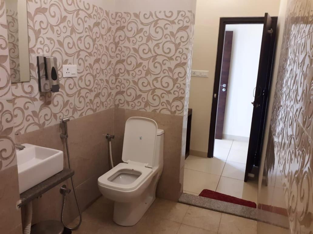 Hotel Paradise Inn อุเดเปอร์ ภายนอก รูปภาพ